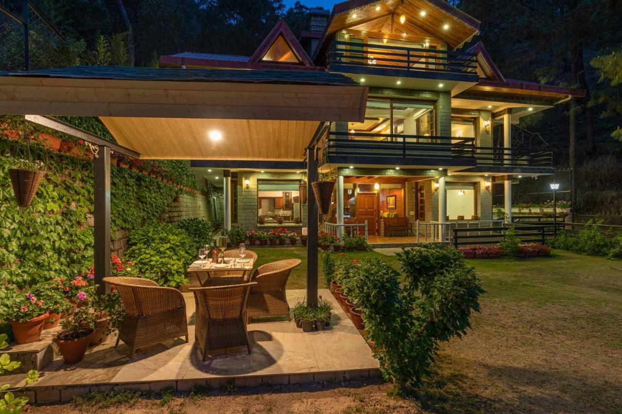 Stayvista At Floradale W Jacuzzi & Wood-Fire Pizza Kasauli Exterior photo