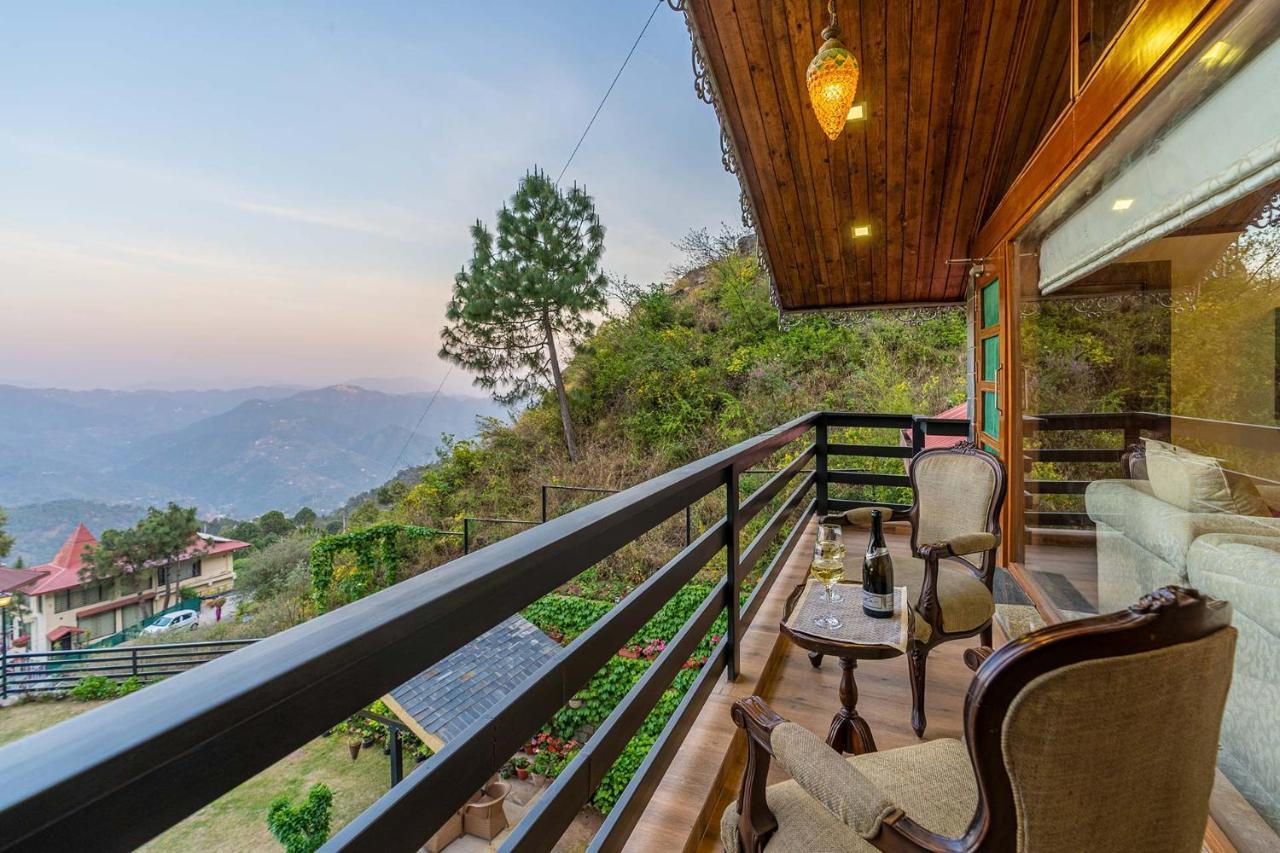 Stayvista At Floradale W Jacuzzi & Wood-Fire Pizza Kasauli Exterior photo